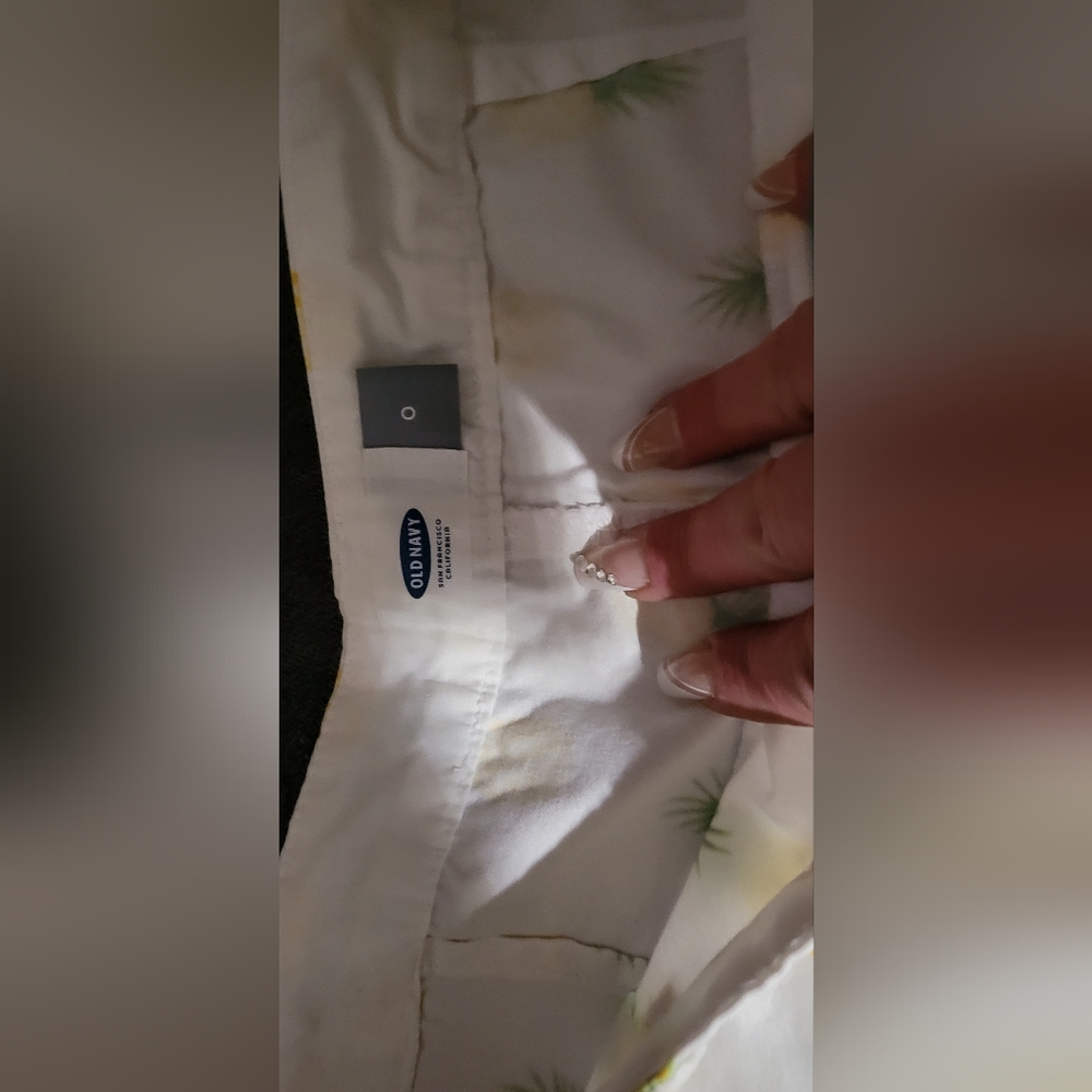 Old navy pineapple shorts